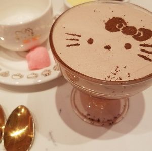 Meet your Posher, Denise